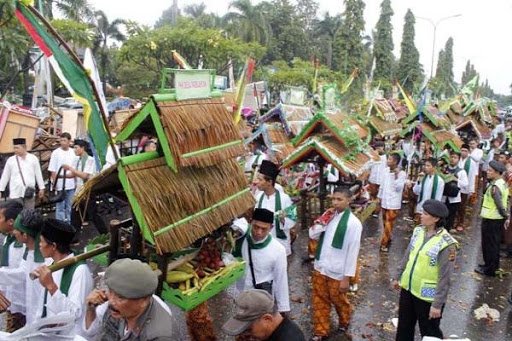 Kesulitan Mengupas Budaya Tradisional